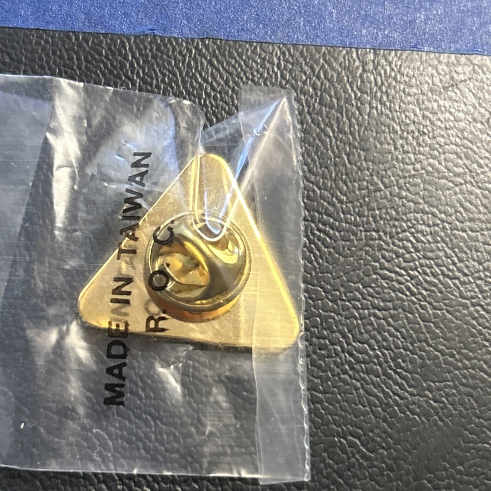 Lapel Pin billards Pool Player Bca Pool League 2000 2001