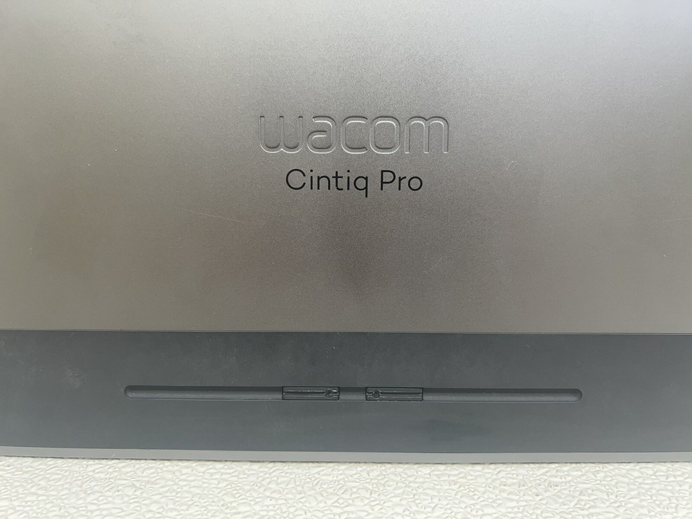 Wacom Cintiq Pro Creative Pen and Touch Display DTH-1320 -