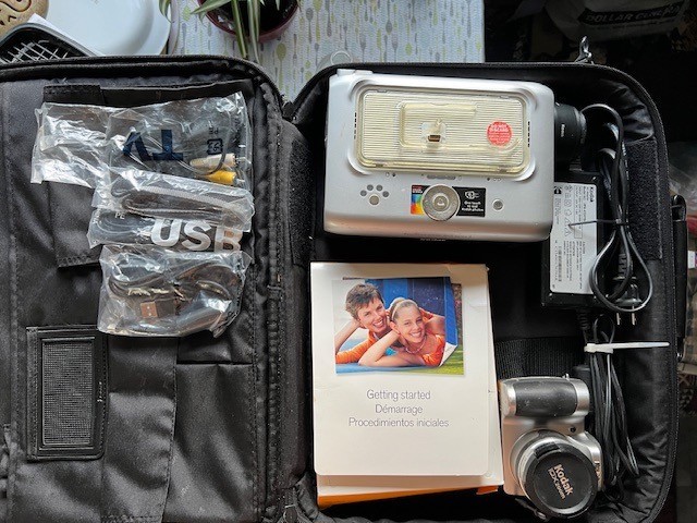 Kodak EasyShare C310 4.0MP Digital Camera, Printer, Dock Series 3, Accessories