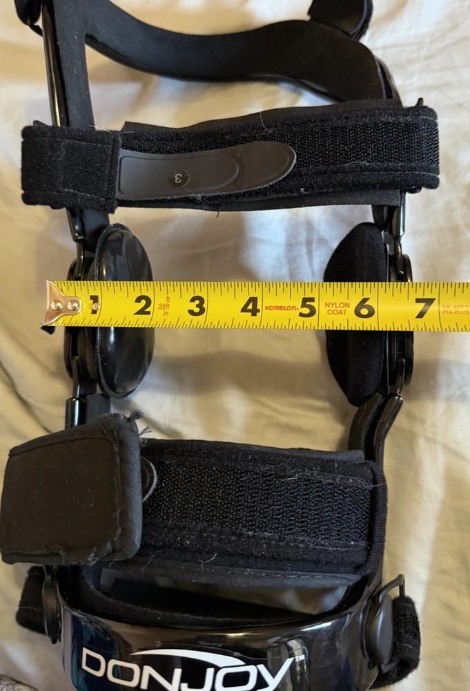 Donjoy Defiance Knee Brace - Left - Large