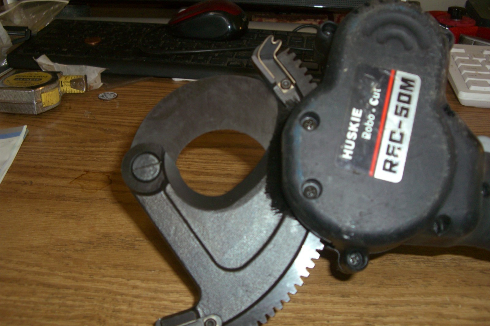 Huskie REC-50M Cable Cutter /Battery Charger/Battery