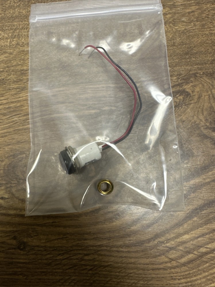 Dialight,557-1505-203,Red Panel Mounted Indicator
