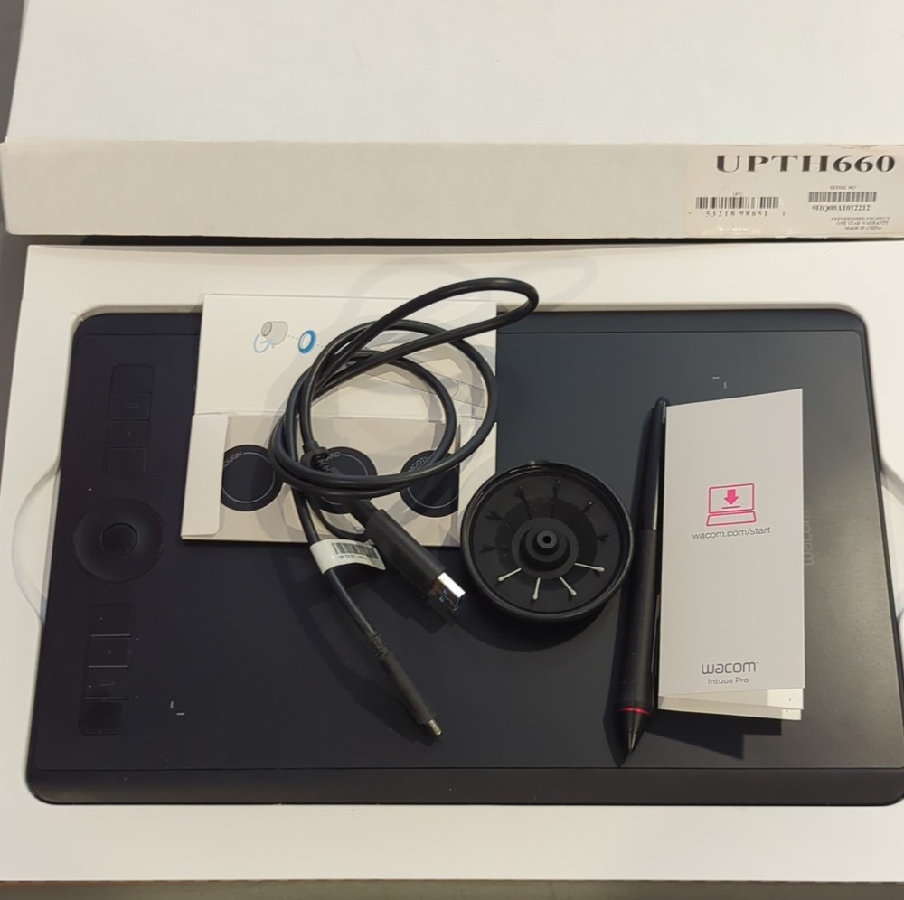 Wacom Intuos Pro Graphics Tablet UPTH660 Wired USB with Pen & Accessories