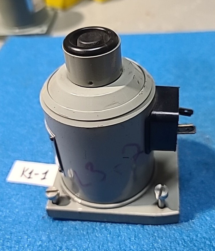 VICKERS    711737  SOLENOID VALVE