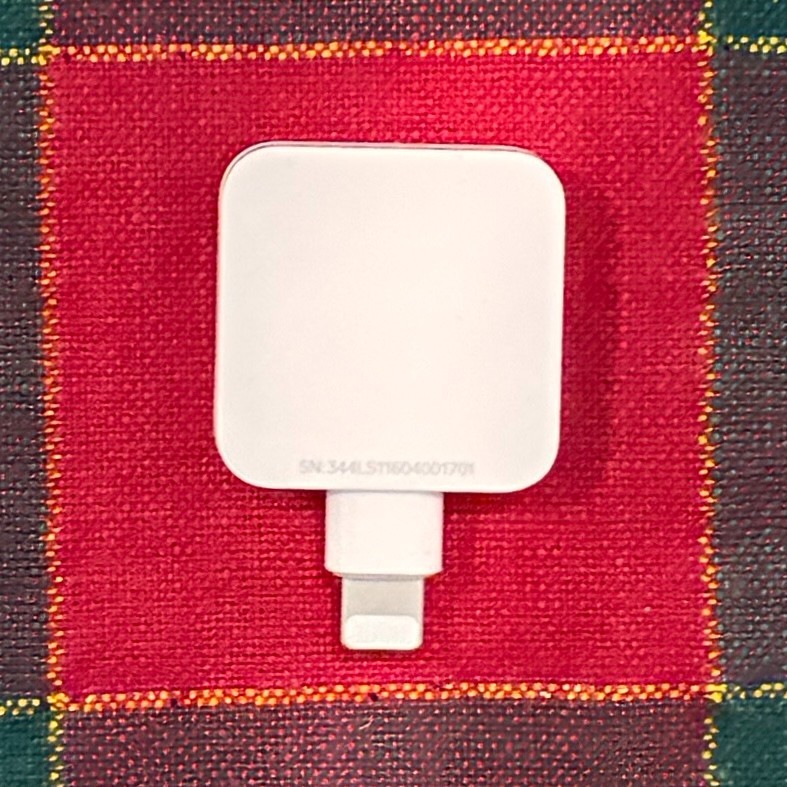 Square Reader for Magstripe Lightning Connector w/ Box & Instructions