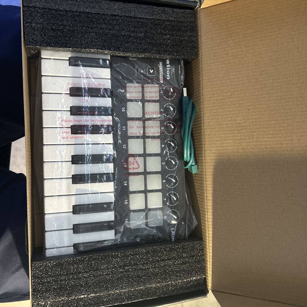 Novation Launchkey MINI MK2 Keyboard Controller NOVLKMIN2