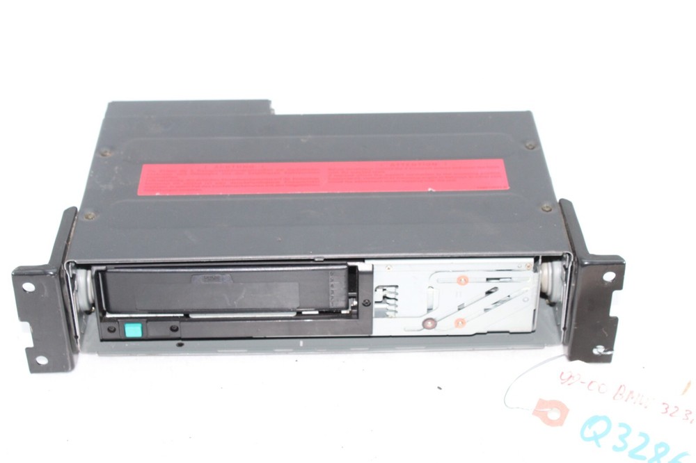 99-00 BMW 323I E46 CD CHANGER Q3286