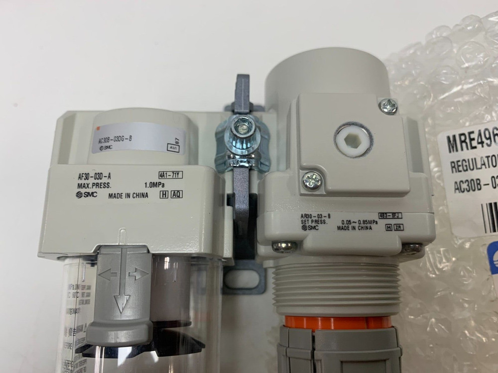 NEW! SMC, AC30B-03DG-B Filter and Regulator Combo