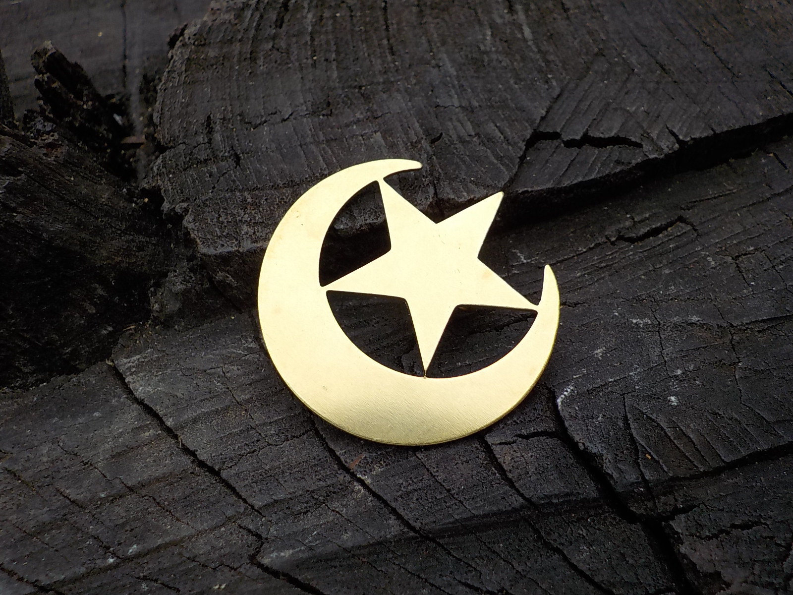 Civil War Crescent Moon & Star 7th Corps Hat Badge, Used