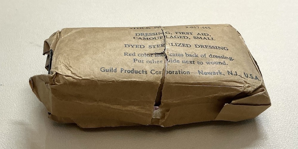 1945 US Military Dyed SterilizedDressing First Aid Camouflage With Canvas Pouch