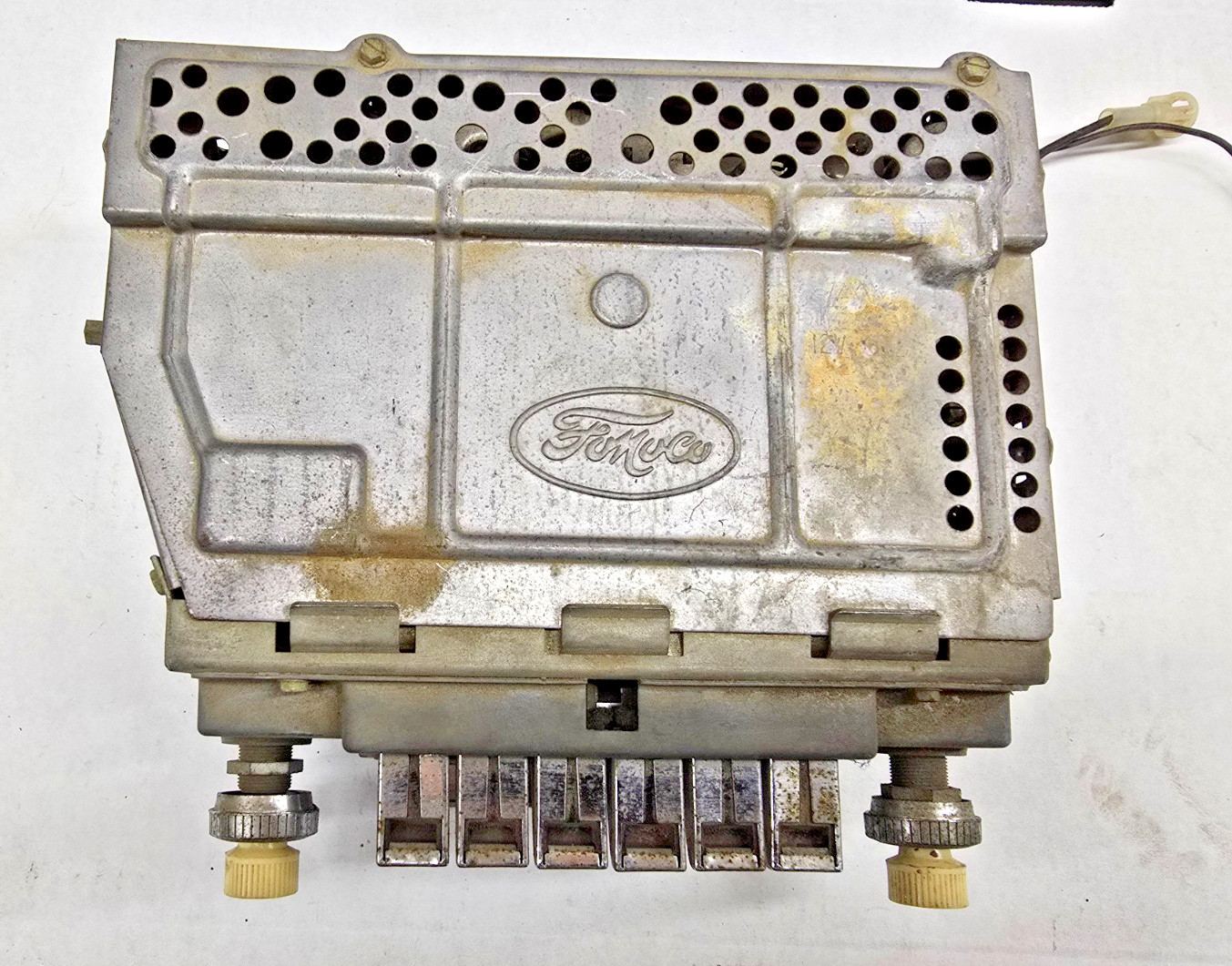 1958 Ford Fairlane AM Town & Country Push Button Radio MF 95