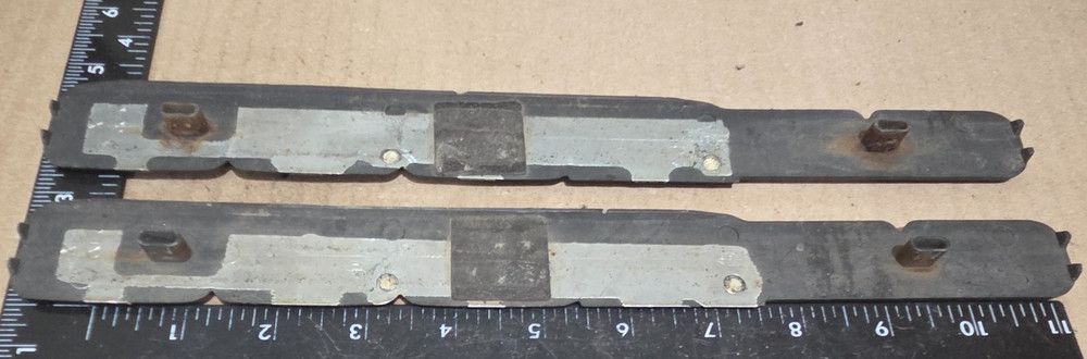 (2) GMC SIERRA 2500 CIRCA '03 DOOR EMBLEMS {X258}