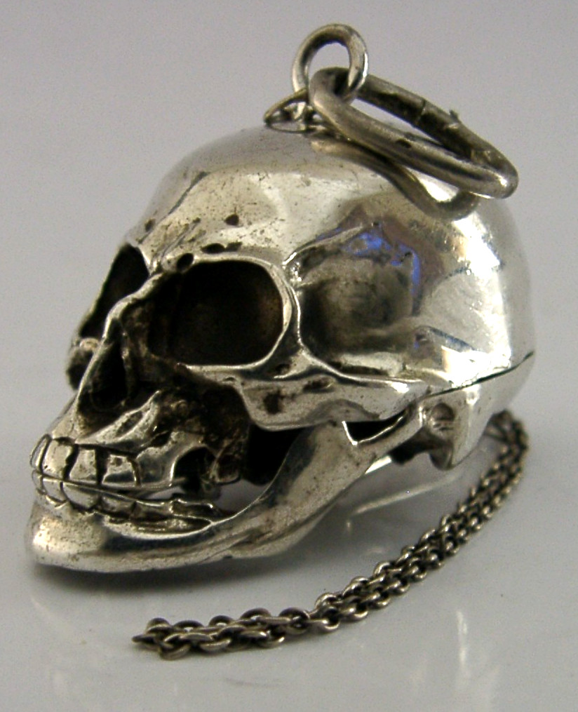 HEAVY 34g NOVELTY STERLING SILVER SKULL BOX c1980