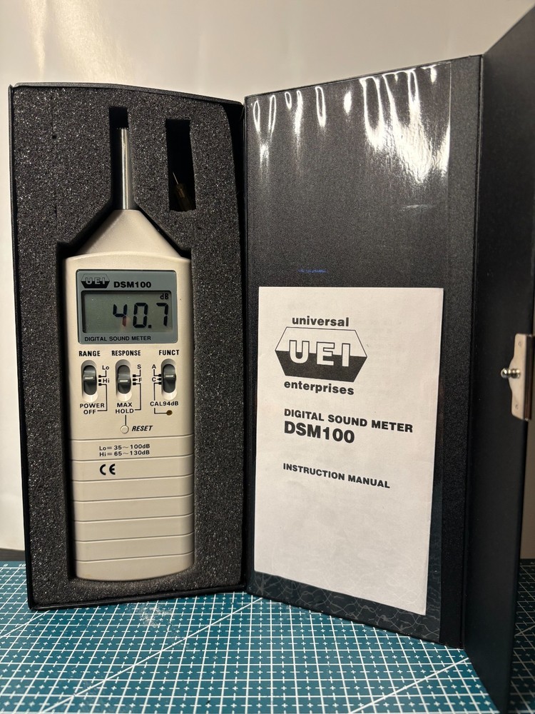 UEI Test Instruments DSM100 Digital Sound Meter, Tested Working, With Case