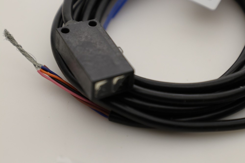 KEYENCE PZ-101 Photoelectric Sensor