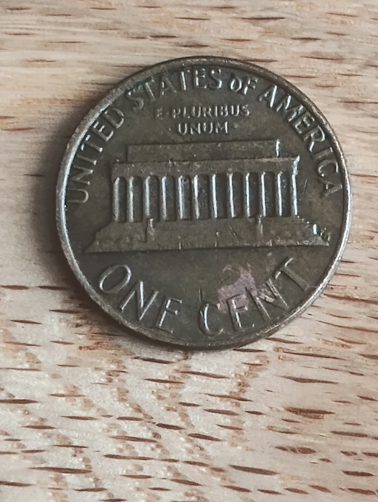 1981 Lincoln Penny - No Mint Mark !