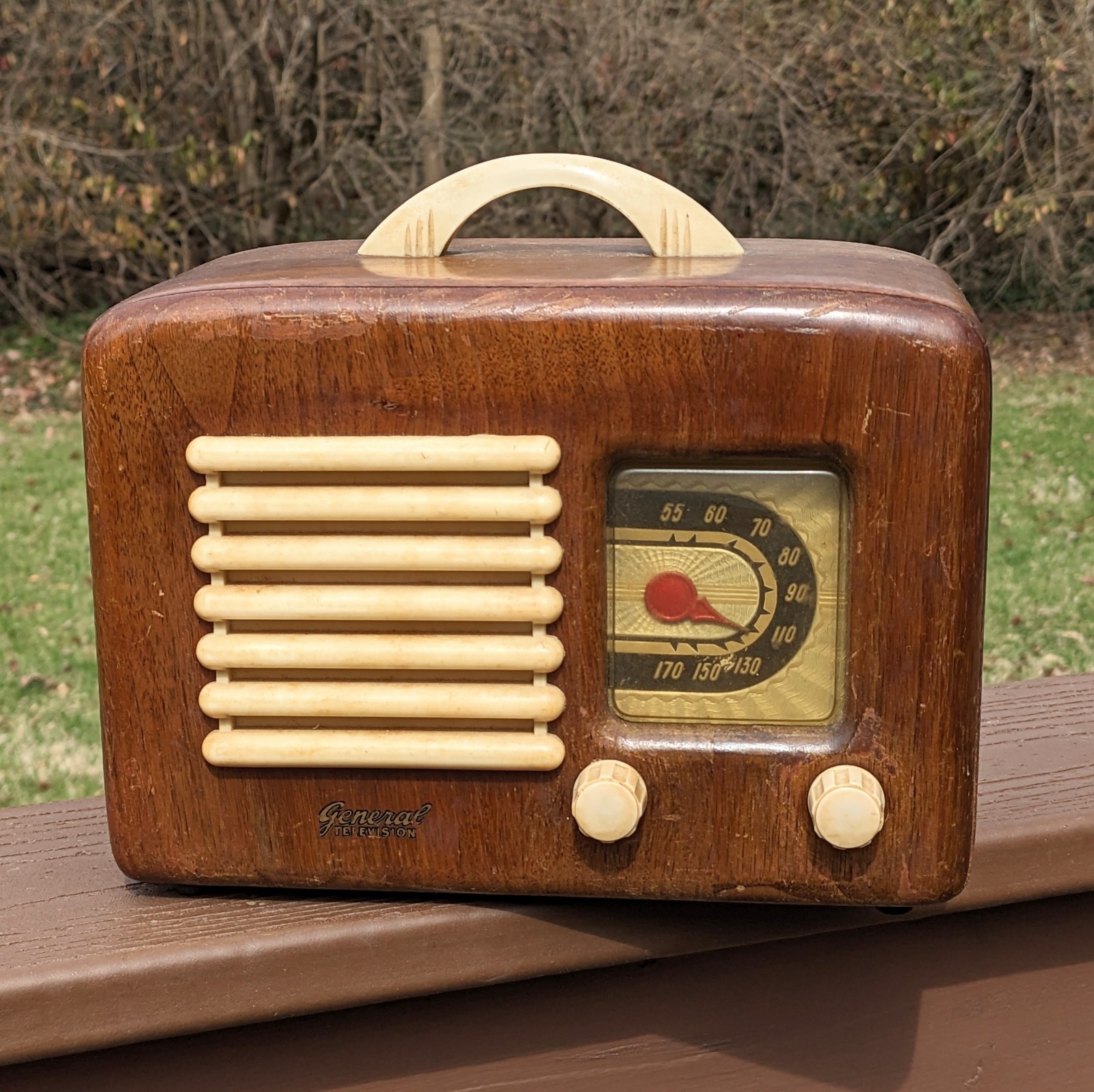 Small General Television Radio, Made by Climax, late 1930s-early 1940s
