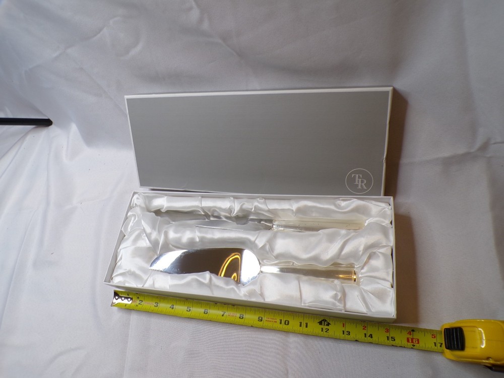 Things Remembered silver-plated cake knife and server set