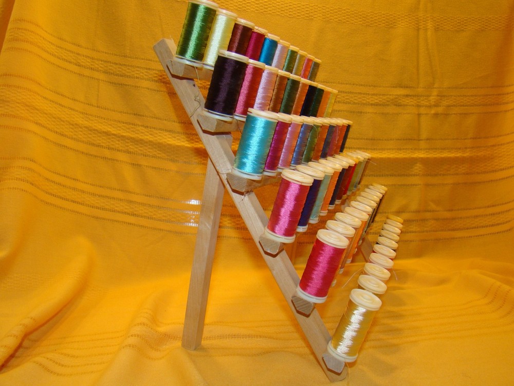 June Tailor Thread Holder Standing 60 Spool Rack PLUS 60 Asst. Embroidery Spools