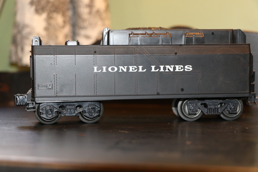 Lionel modern with set box, beautiful condition, smoke, light, forward/reversebx