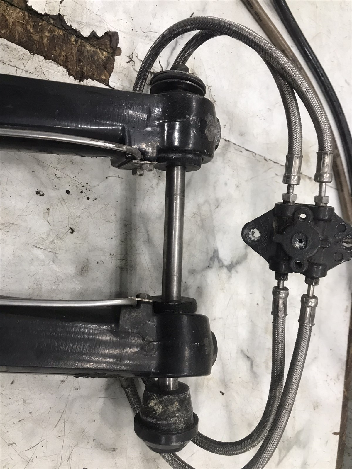 Mercury MerCruiser Alpha Bravo trim tilt lift hydraulic cylinders power trim XD