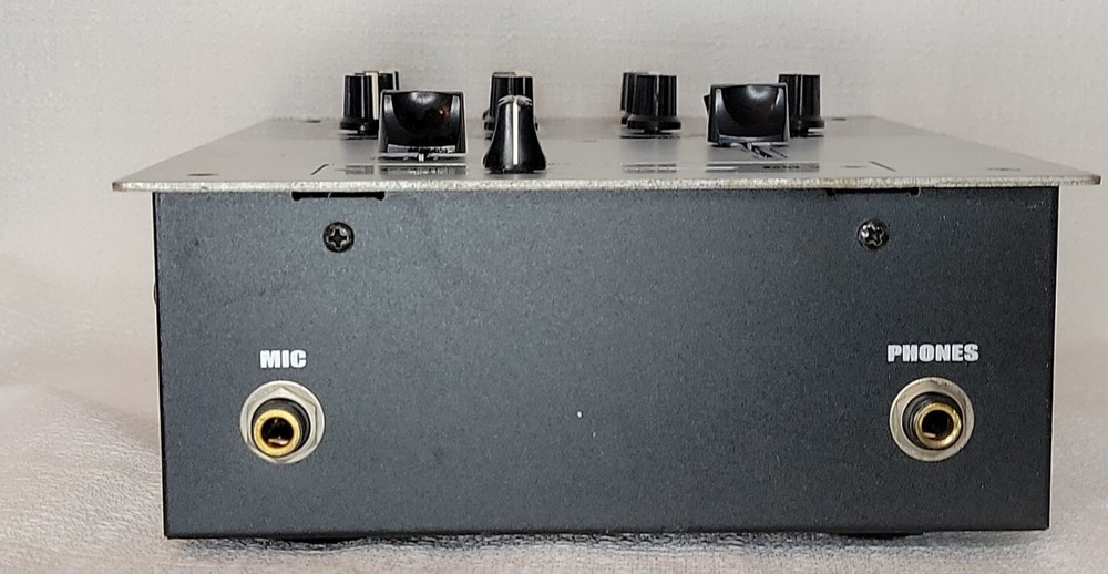 Numark DM925 Professional Preamp Mixer.