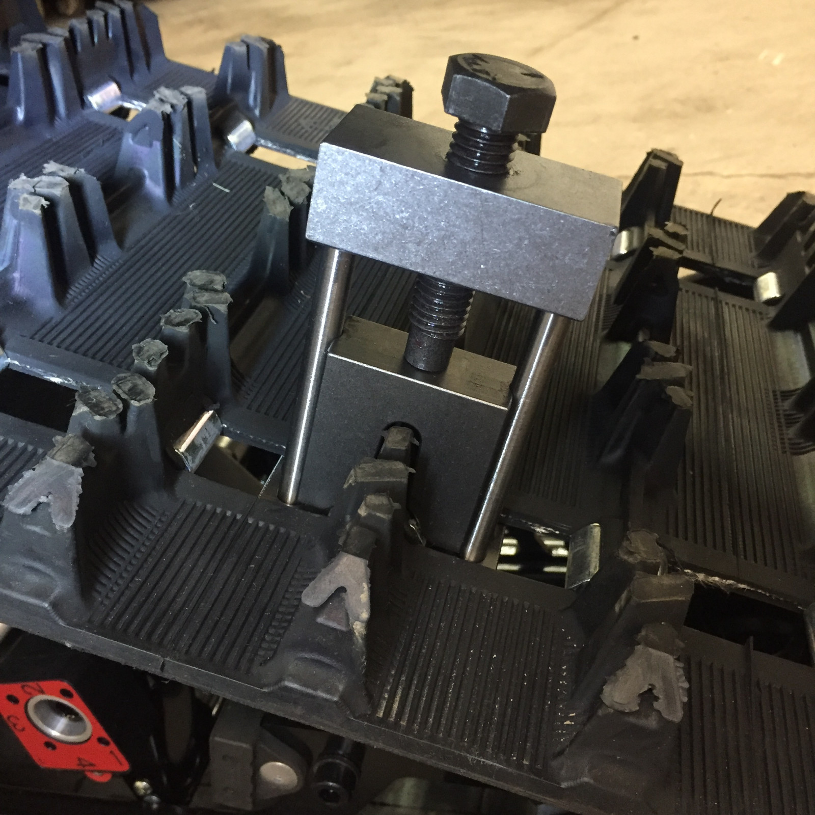 Snowmobile Track Clip Tool for up to 1-5/8" Lug Track (TCT 1.6)