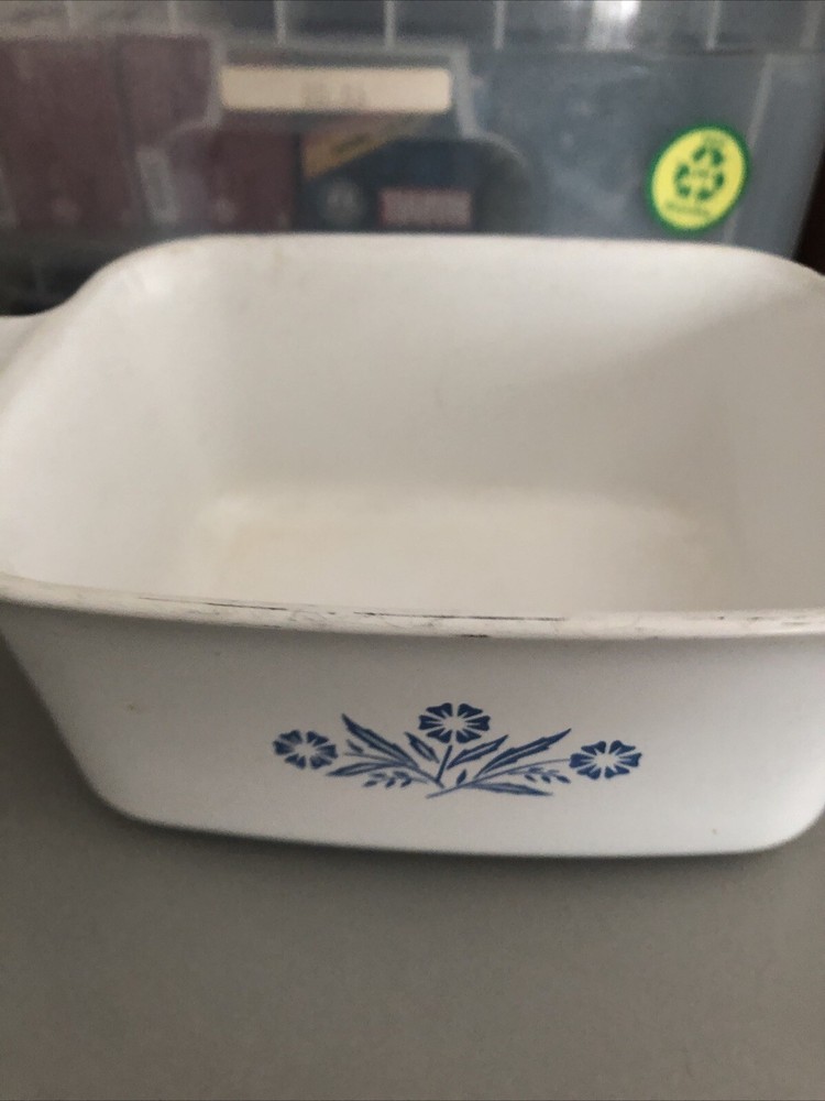 Casserole Dish Pan Corning Ware P-4-B Blue Cornflower Pattern 1.5 Quart