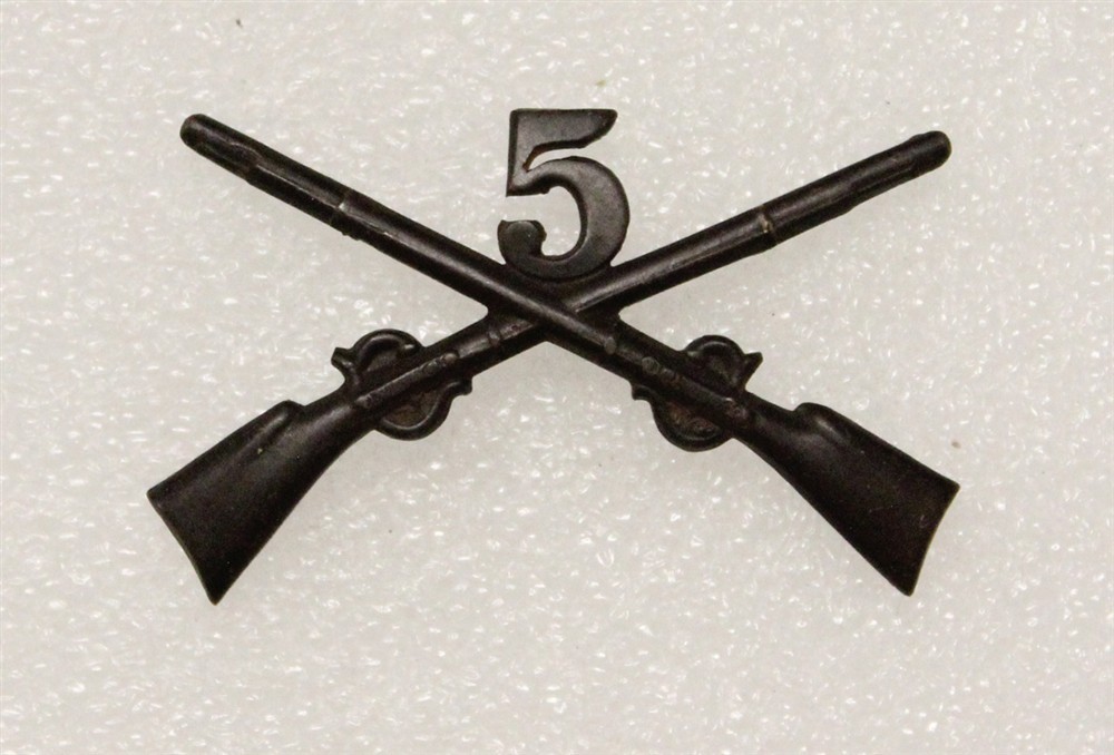 U.S. Army - 5th Infantry Regiment - c.1895 Officer's collar badge