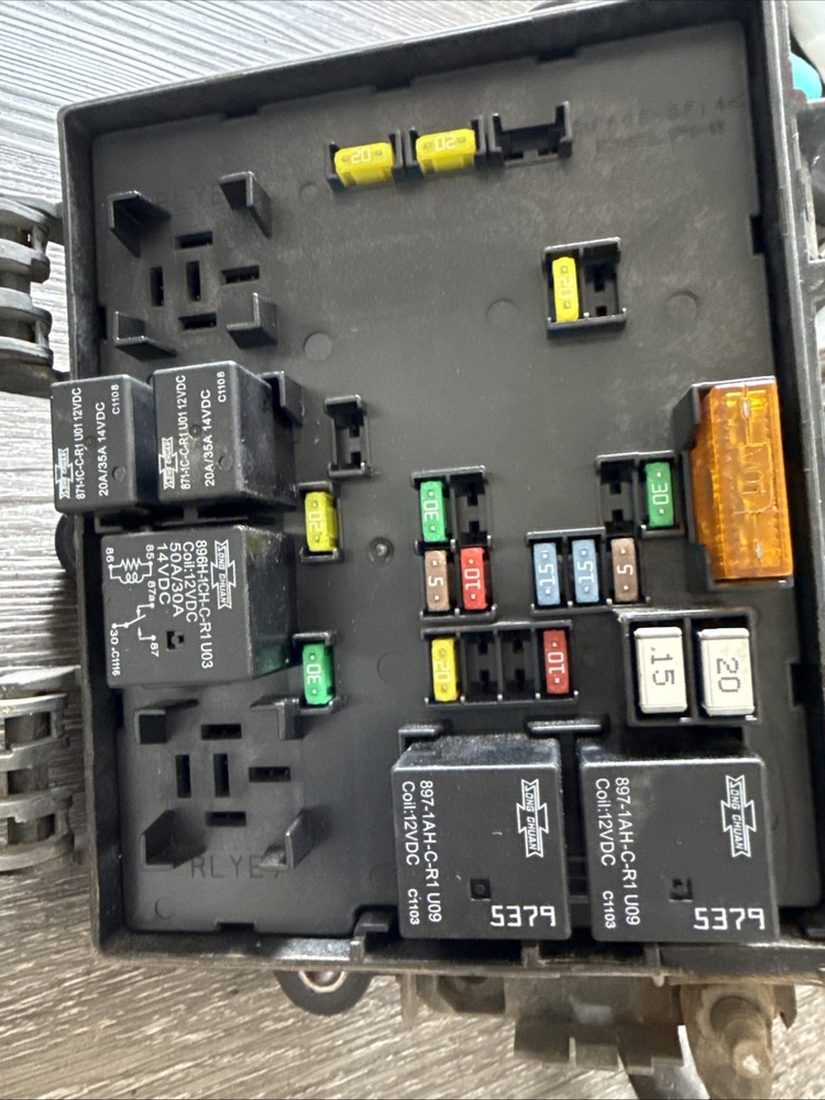 VOLVO VNL FUSE BOX 3659254