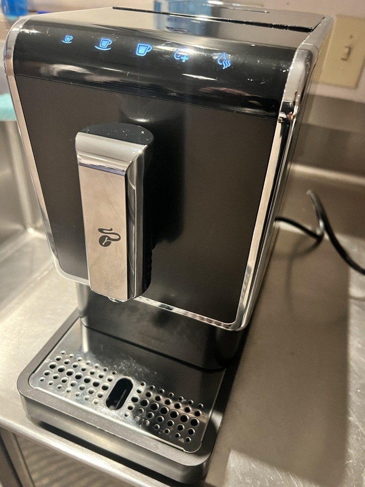 Tchibo ESPERTO Caffè 1.1 Fully Automatic Coffee Maker Bean to Brew
