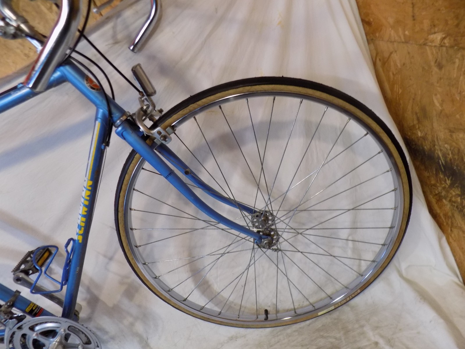 1980s SCHWINN TRAVELER MENS 10-SPEED ROAD BIKE WORLD SPORT SUPER VOYAGEUR LETOUR