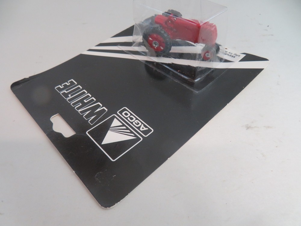 1/64th Scale White Tractor Die-cast Scale Models Agco Red
