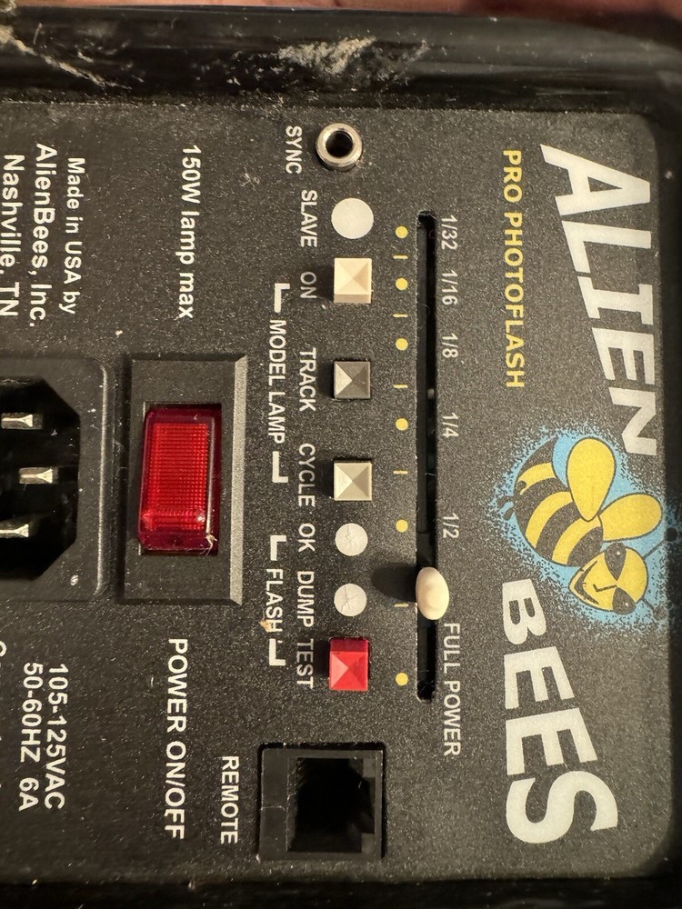 Alienbees B1600 640WS