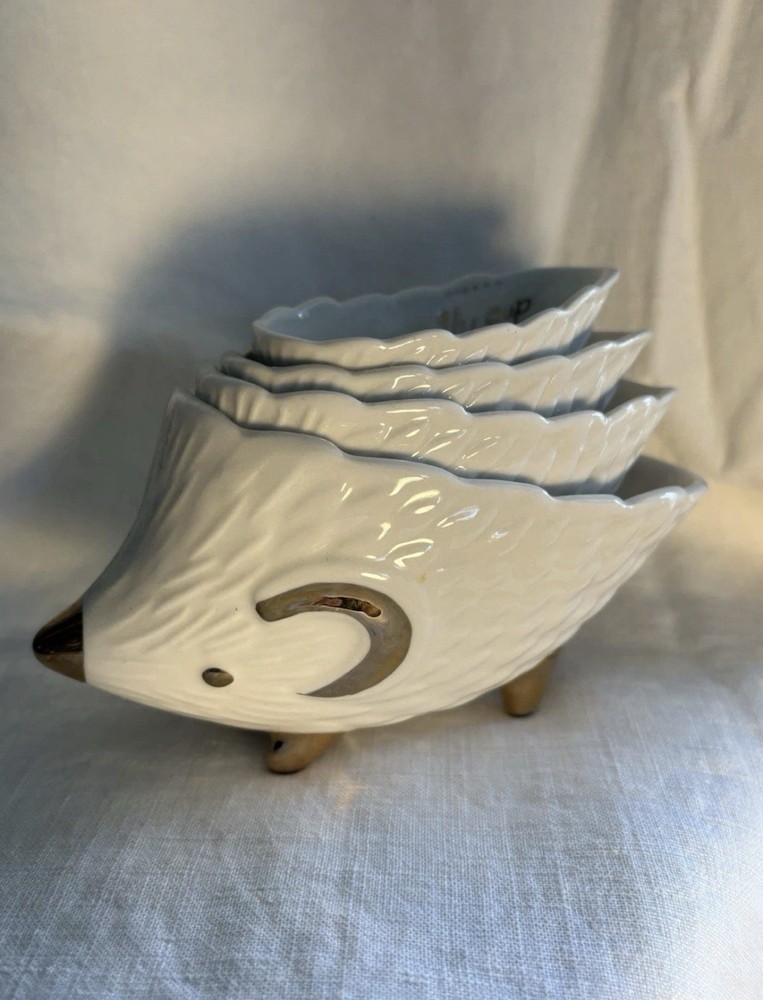 Anthropologie Hedgehog Measuring Cups Stackable Nesting Ceramic White & Gold