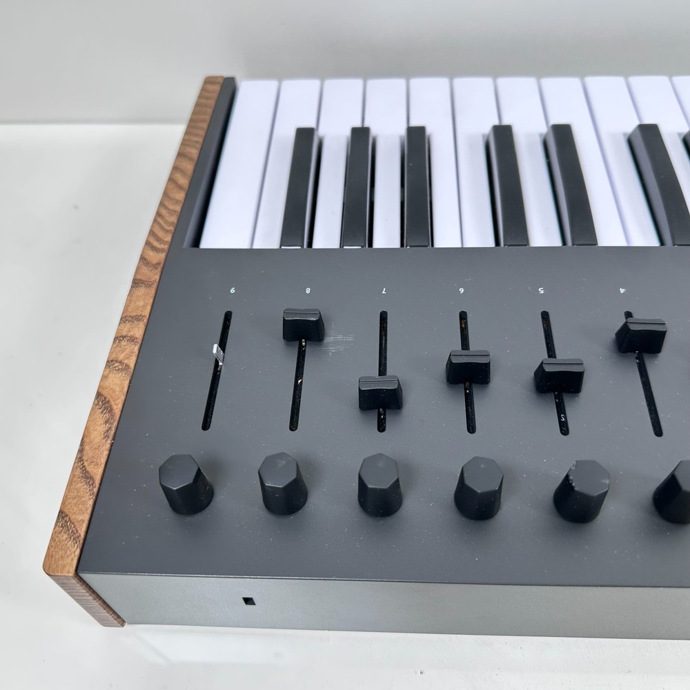 Arturia KeyLab 61 MK3 MIDI Keyboard Controller; AS-IS