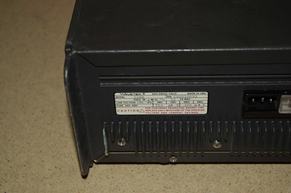 WAVETEK SYNTHESIZED FUNCTION GENERATOR MODEL 288 (CC)