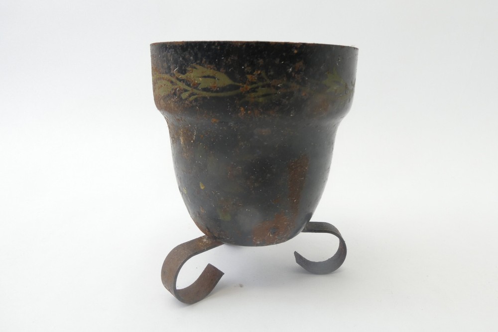 Custom Three Legged Metal Painted Rustic Rusty Single Plant Planter Decorator