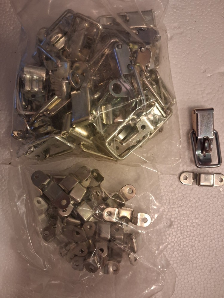 Lockable latch, 25 CCL SECURITY PRODUCTS PULL CATCH St#00107