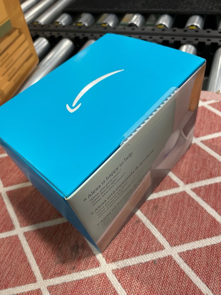 Amazon Echo (4th Generation) Smart Speaker White Alexa WiFi Bluetooth Voice