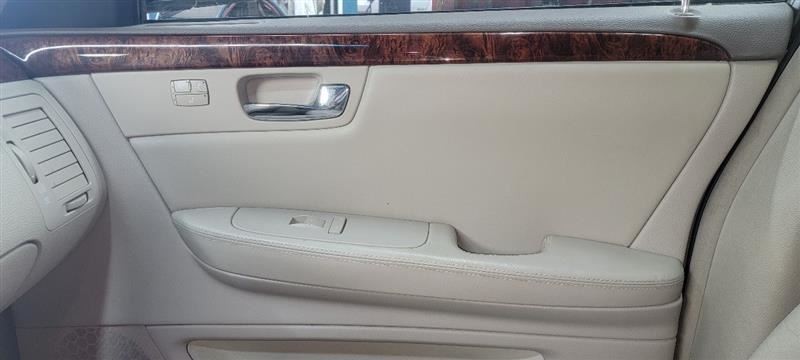 06 Cadillac DTS Console Front Floor