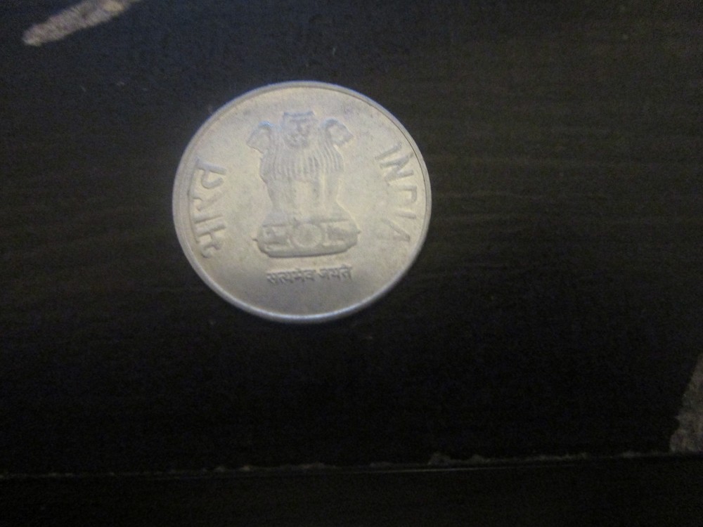 INDIA 2015 CIRCULATED 2 RUPEES