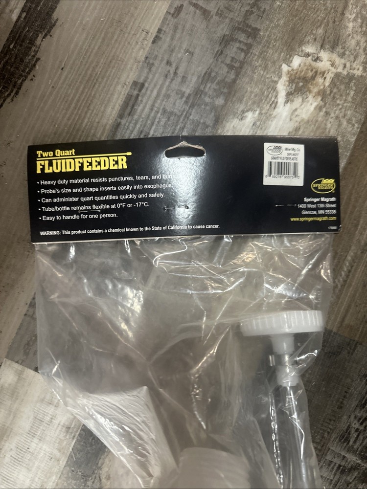 TWO QUART NO CRIMP GRAVITY FED FLUID FEEDER WITH PLASTIC