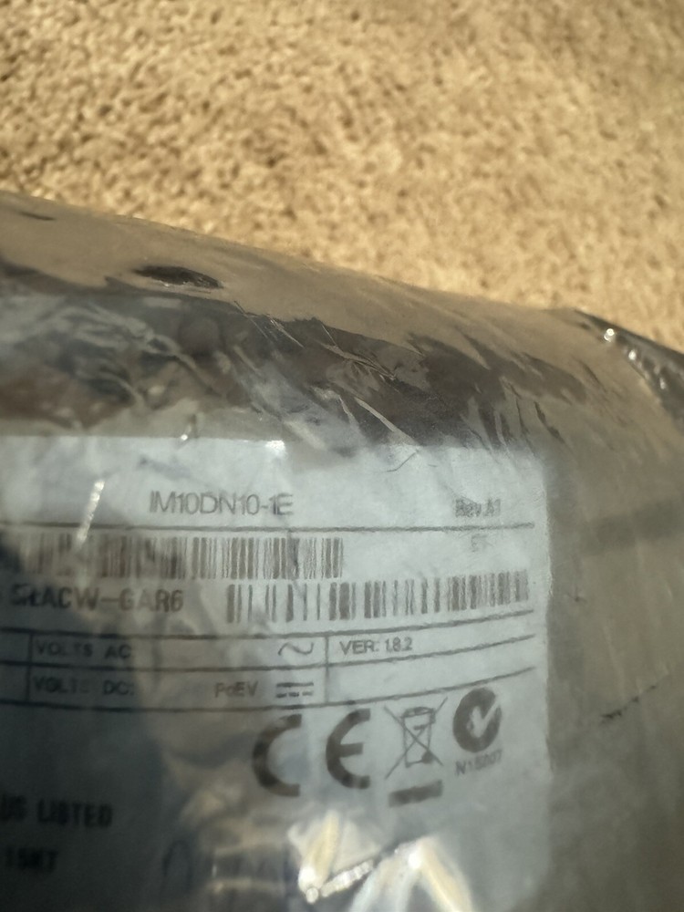 New Pelco Sarix  IM10DN10-1E Fixed Mini Dome IP Camera Only