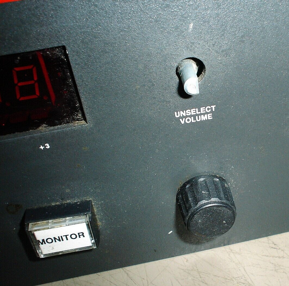 Zetron Model 4116 Dispatch Console with Desk Mic