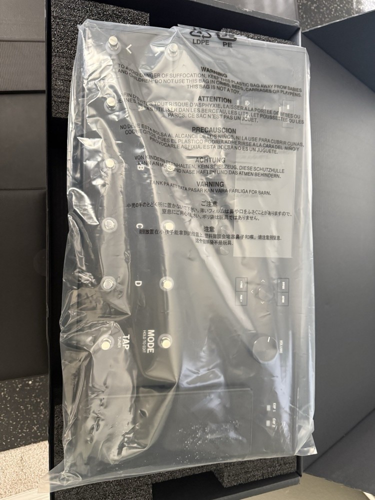 Line 6 Helix LT Guitar Multi-Effects Processor W/ Expression Pedal Excellent