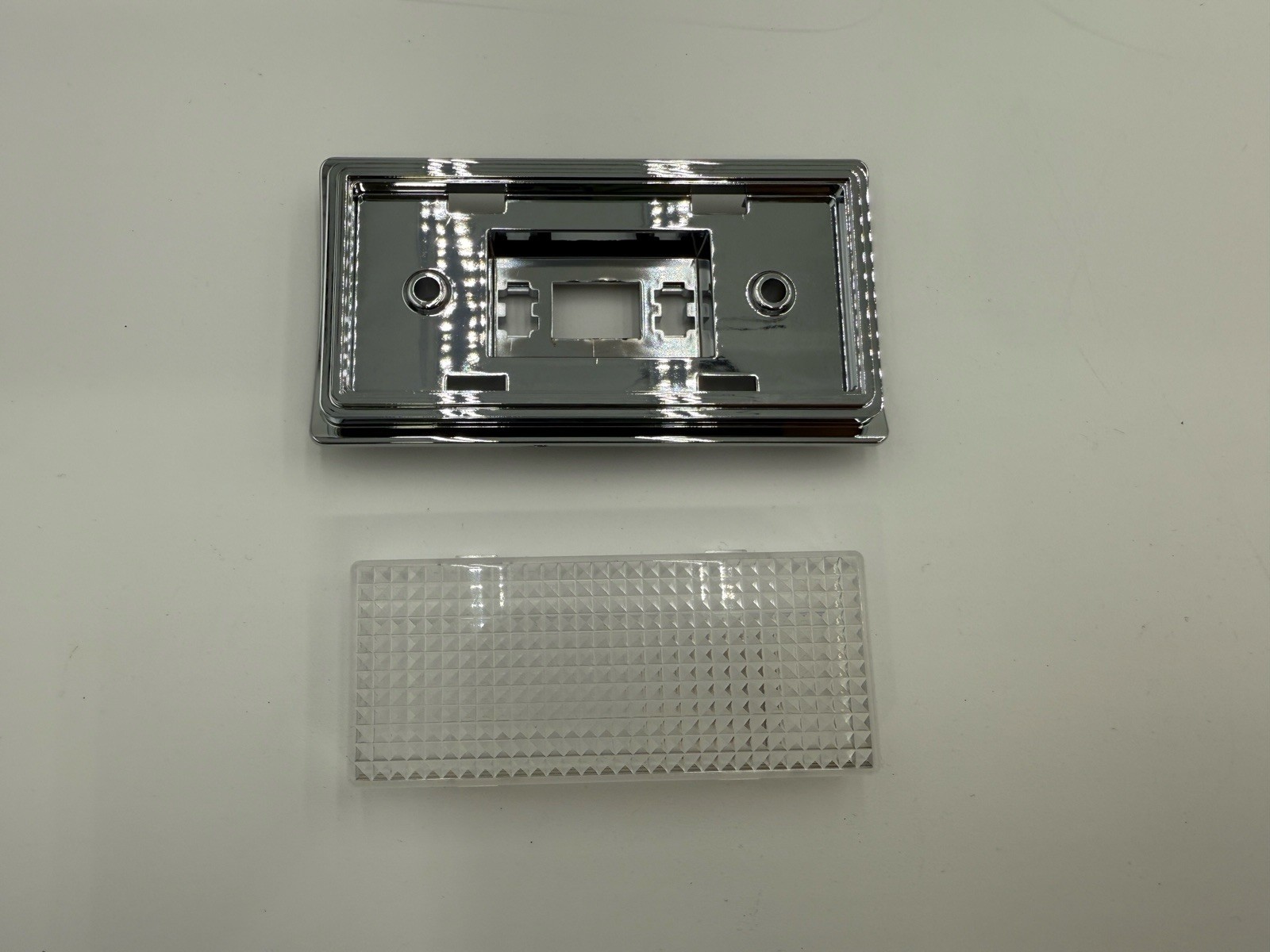 1984-87 CHEVROLET GMC C10 C20 CHROME DOME LIGHT BASE AND CLEAR LENS NEW