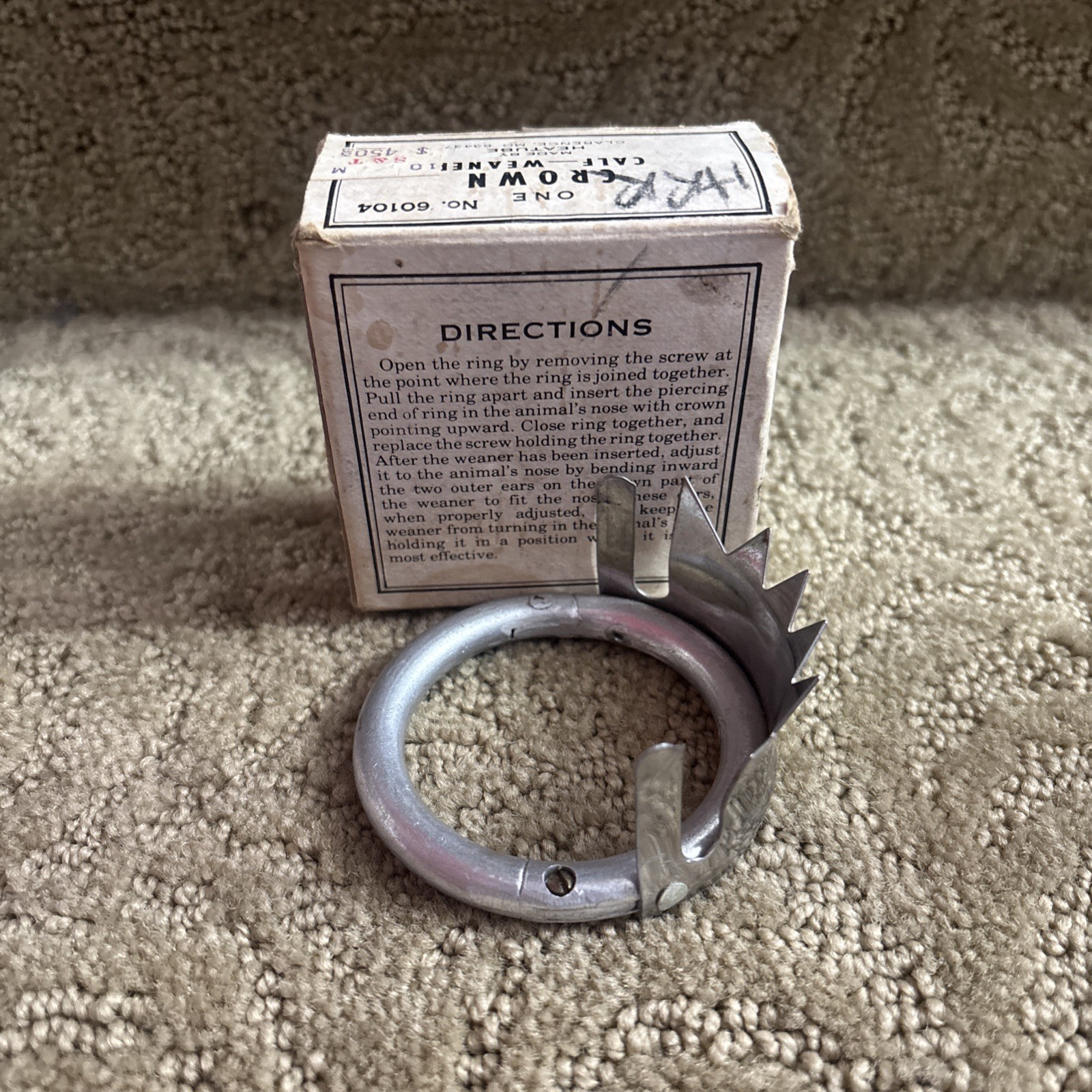 Allover Crown Calf Weaner Weaning Ring cow cattle livestock vintage farm NOS