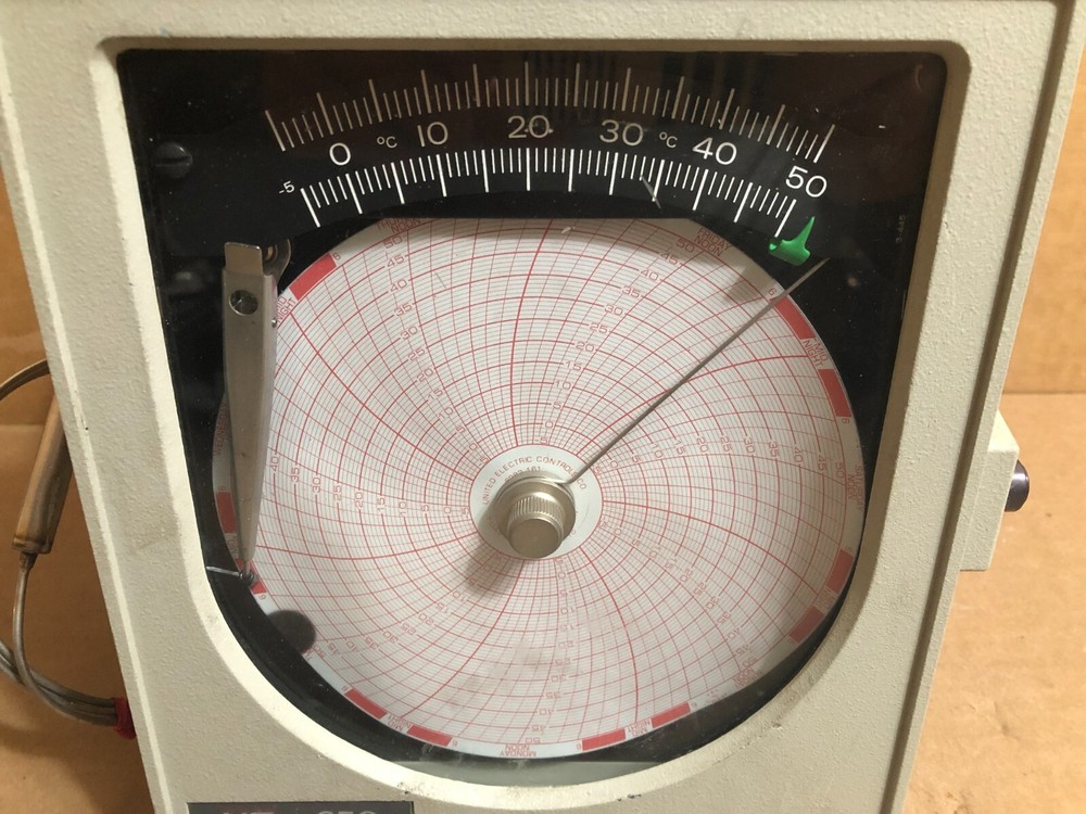 United Electric Temperature Recorder & Controller 650 Series **