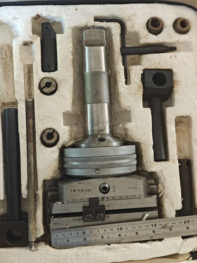 universal boring head